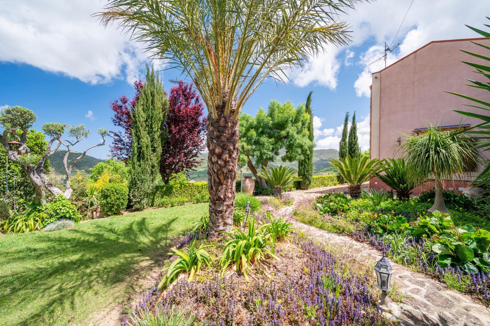 Villarose Castelbuono  Exterior photo